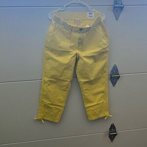 Brand new mid rise hem capri